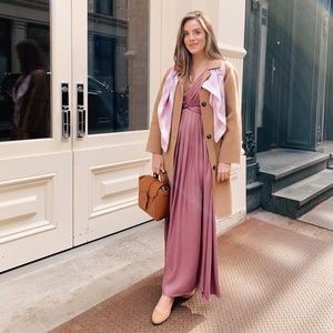 Gal Meets Glam Genevieve